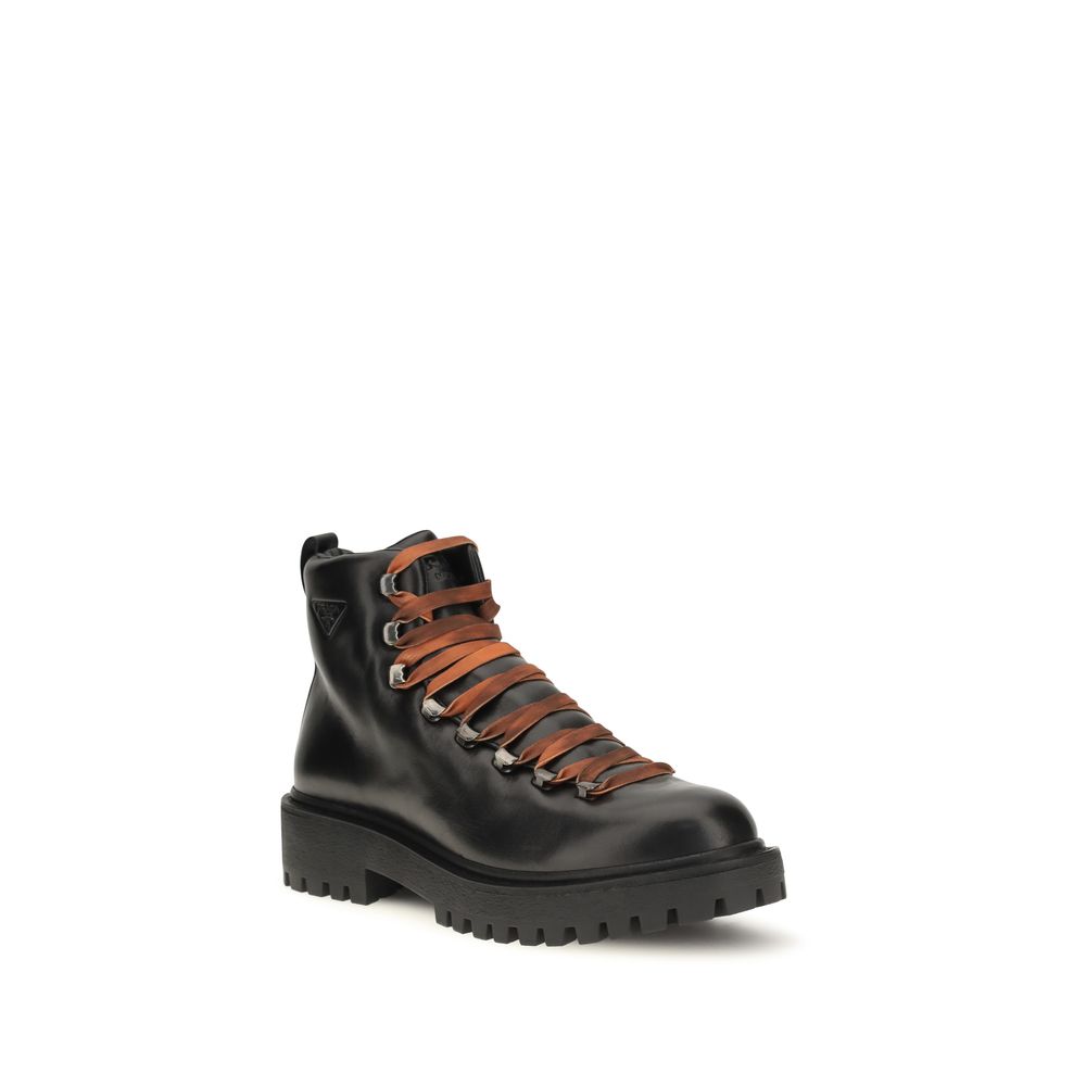 Prada Schnürstiefel aus schwarzem Kalbsleder Bos Taurus